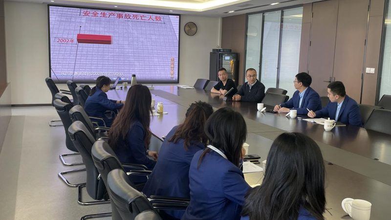 小标题：二级建造师证书，职场晋升的敲门砖